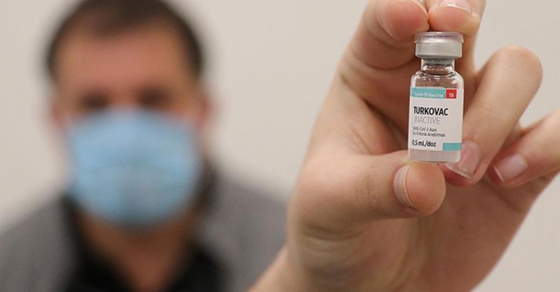 Yerli Kovid-19 aşısı TURKOVAC, Manisa'da gönüllülere uygulanıyor