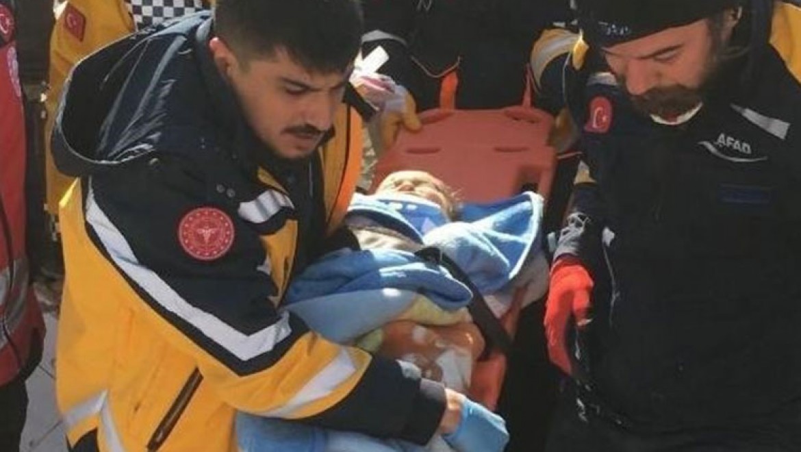 Adıyaman'da 6 aylık bebek 82 saat sonra enkazdan sağ çıkarıldı