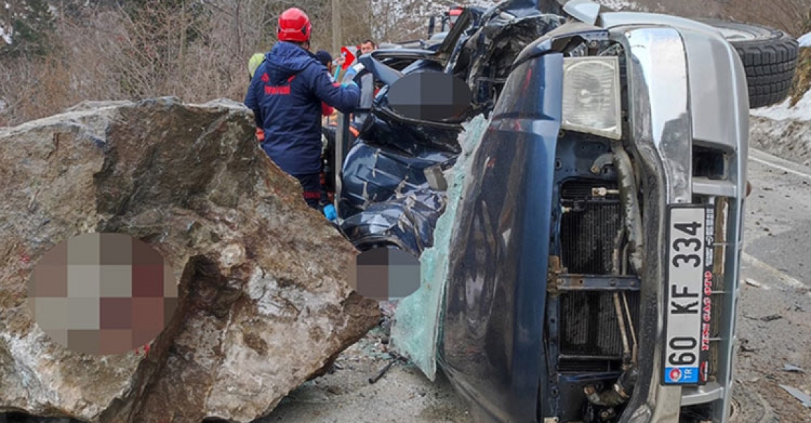 Trabzon'da kamyonetin üzerine kaya düştü...