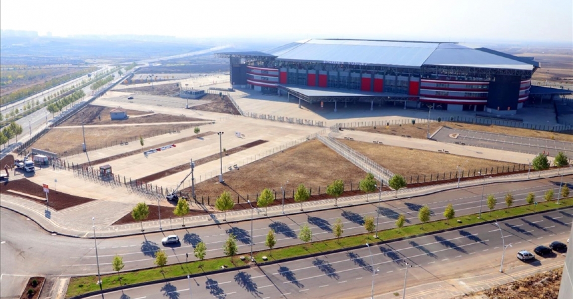 Diyarbakır'da milli maçın oynanacağı stadyumun çevre düzenlemesi tamamlandı