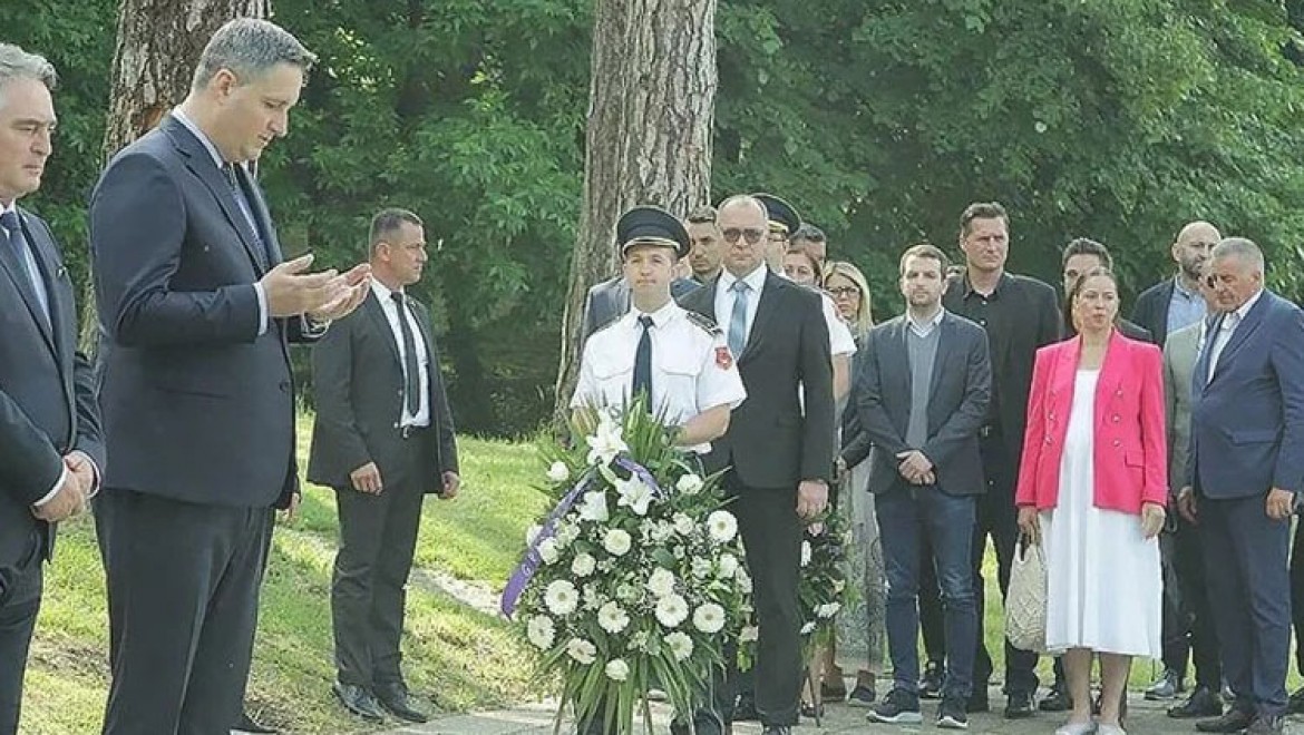 Bosna Savaşı'ndaki "Kapiya Katliamı"nın 28'inci yılında öldürülen 71 kurban anıldı
