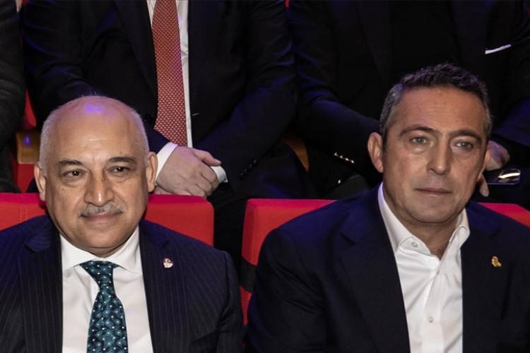 Fenerbahçe Kulübü Başkanı Koç, Riva'da TFF Başkanı Büyükekşi ile görüşecek