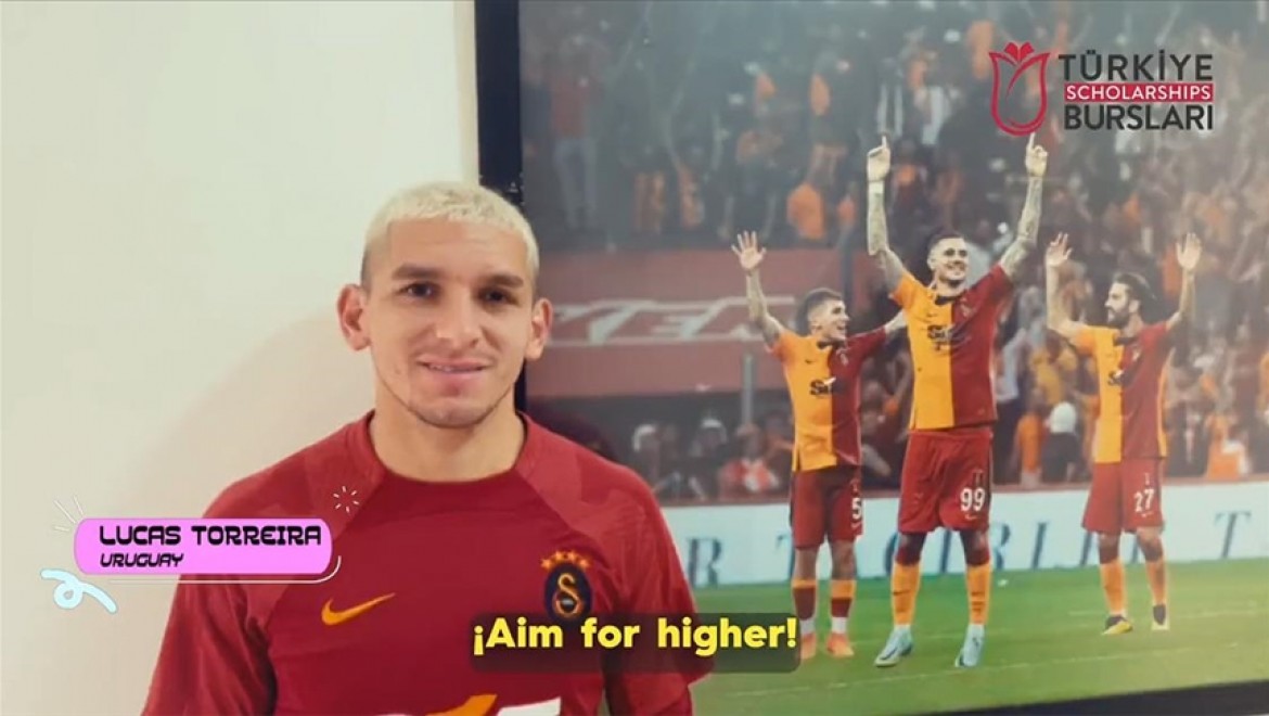Galatasaray'ın yıldız futbolcuları, Latin Amerikalı gençleri Türkiye Bursları'na davet etti