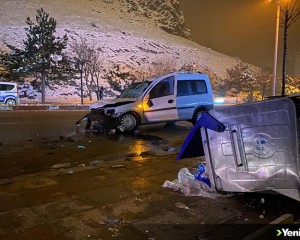 Afyonkarahisar'da hafif ticari araç 2 yayaya çarptı: 1 ölü,1 yaralı