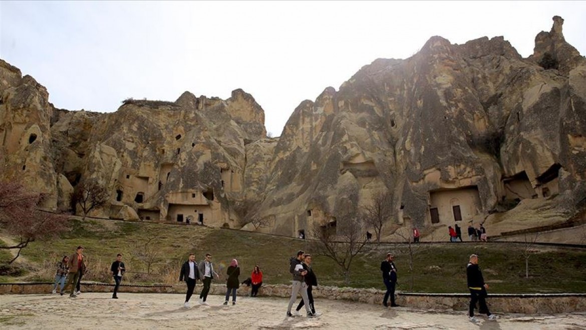 Kapadokya turistlerin ilgisini çekmeye devam ediyor