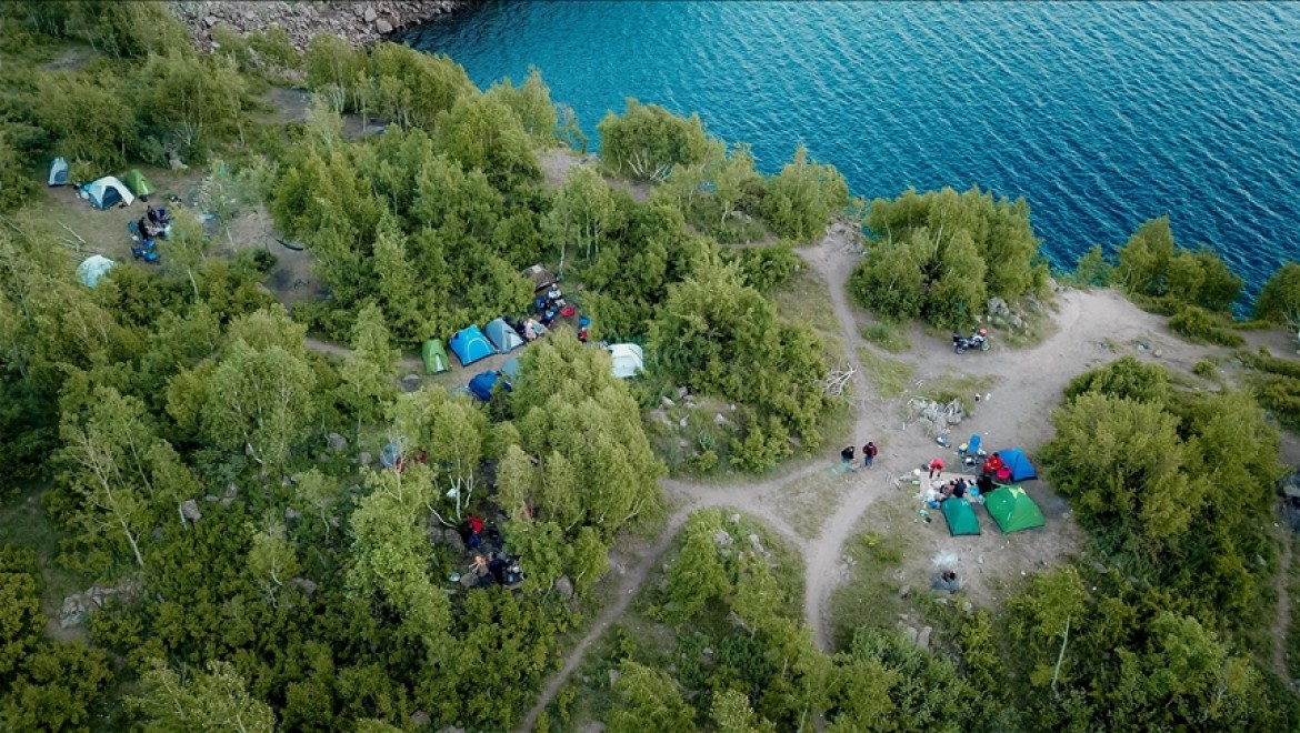 Bitlis'teki Nemrut Krater Gölü normalleşme süreciyle yeniden kampçıların uğrak yeri oldu