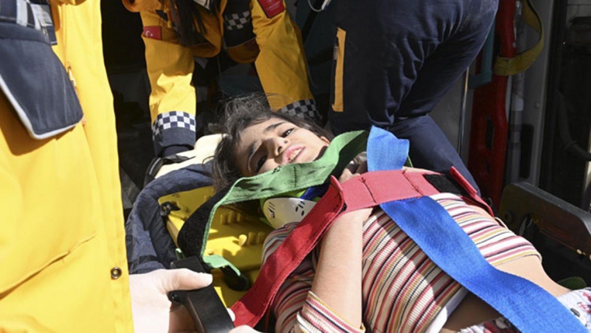 Adıyaman'da 6 yaşındaki Miray depremin 178'inci saatinde kurtarıldı