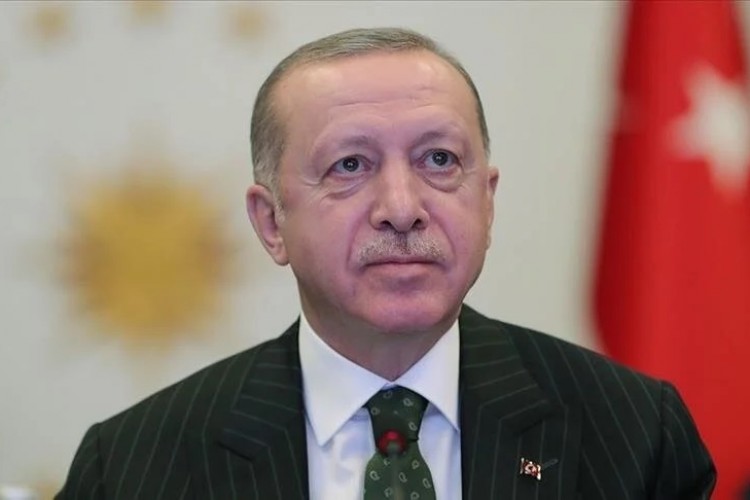 Cumhurbaşkanı Erdoğan, şampiyon Galatasaray ve taraftarını tebrik etti