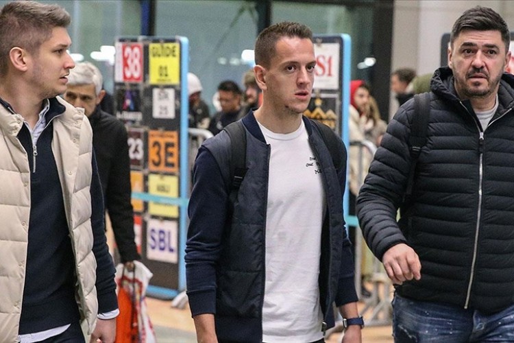 Beşiktaş'ın transfer görüşmelerine başladığı Amir Hadziahmetovic, İstanbul'a geldi