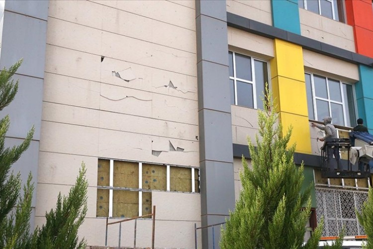 YPG/PKK'lı teröristlerin hedefi olan okullarda terörün izleri siliniyor
