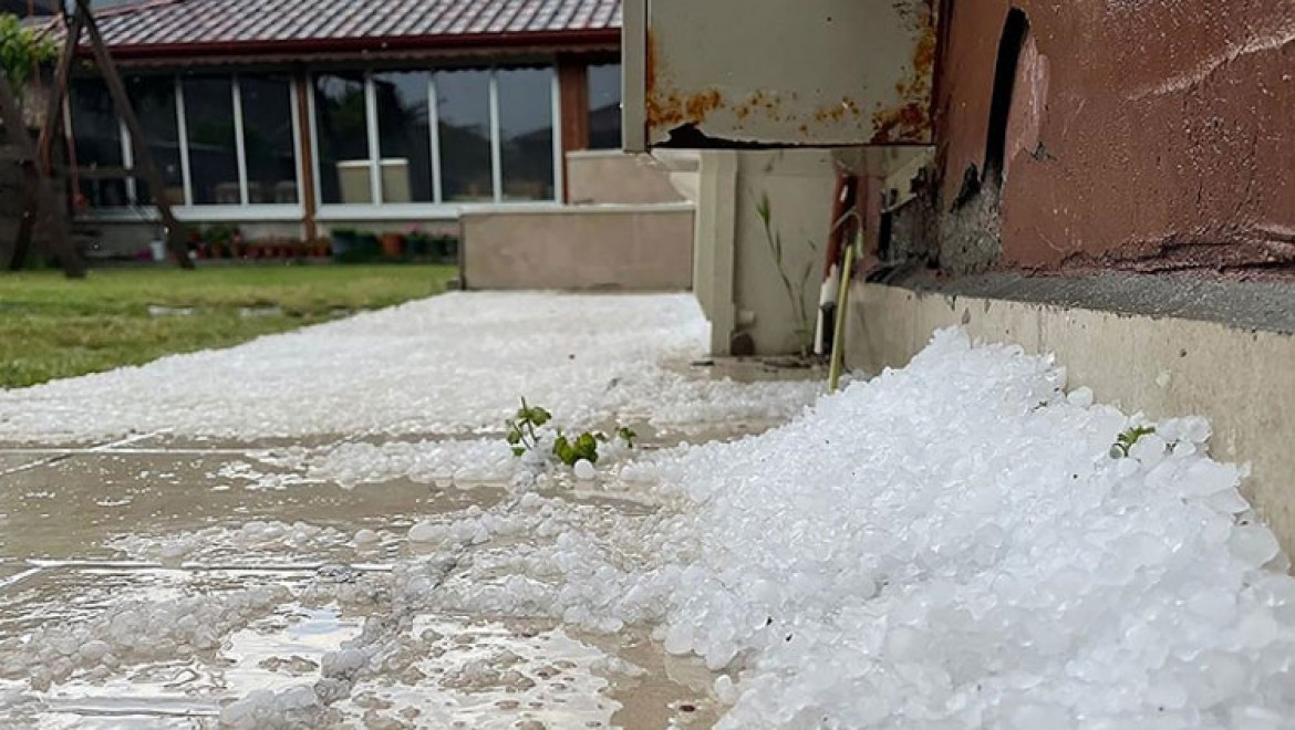 Kayseri'de şiddetli yağış sele neden oldu