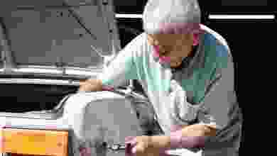 73 yaşındaki kaportacı sağlığı el verdikçe mesleğini yapmak istiyor