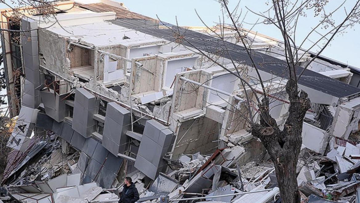 Diyarbakır'da depremde yıkılan binalardaki kusurlara ilişkin gözaltı sayısı 53'e yükseldi