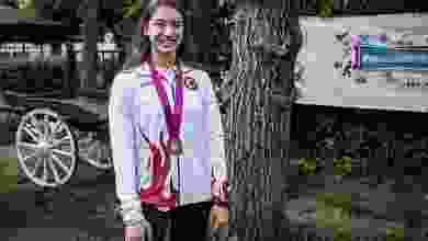 Dünya şampiyonu cimnastikçi Ayşe Begüm Onbaşı altın madalyasını Türk kadınlarına armağan etti
