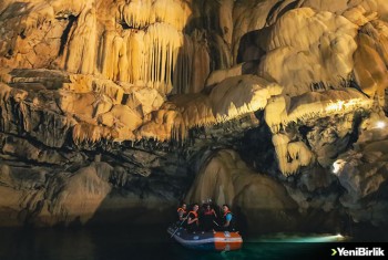 Altınbeşik Mağarası, sarkıt ve göletleriyle doğanın gizemini içinde barındırıyor